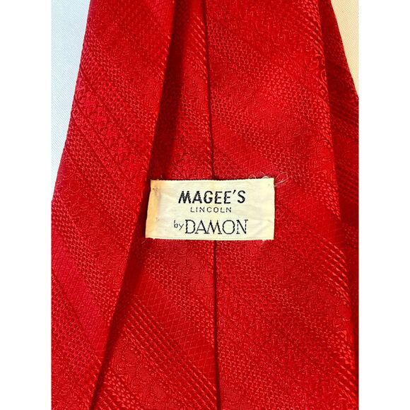 Vintage Wide Tie Damon's Red Patterned 1960s - Picture 6 of 6